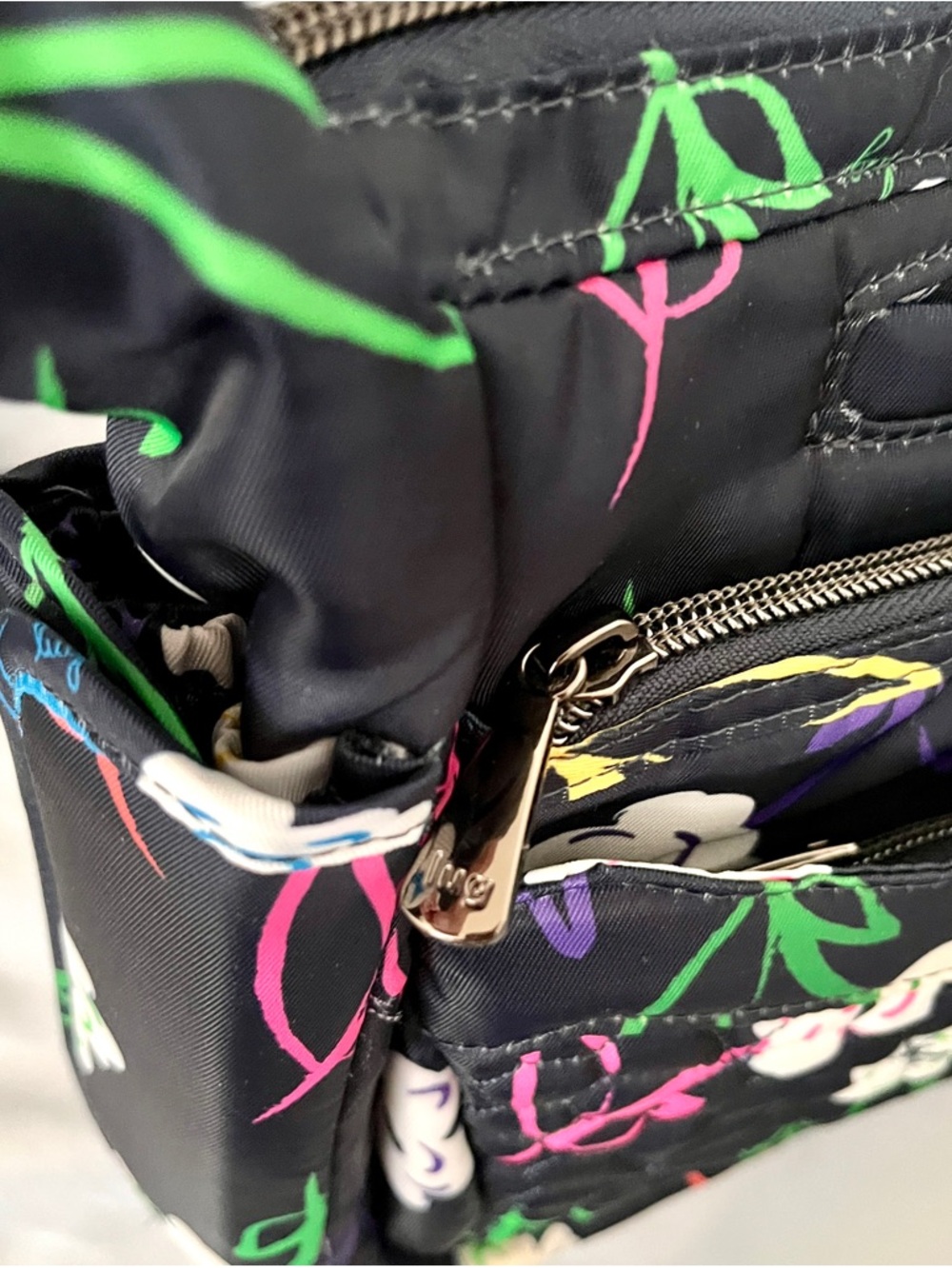Lug Flutter SE Crossbody Bag Bright Floral RFID Front Zip Pocket Travel Blue - Picture 5 of 12